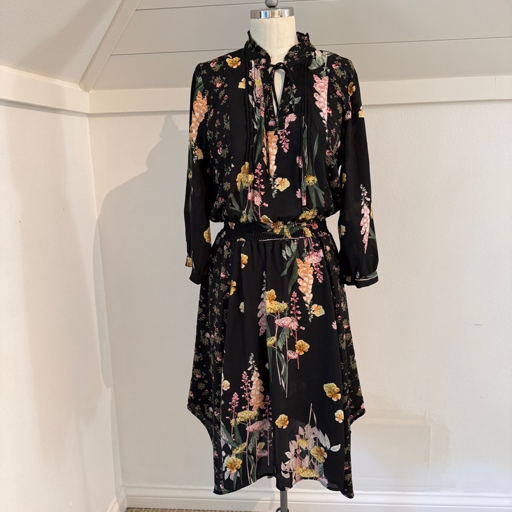 fig and flower Black Floral Tie-Front Midi Dress